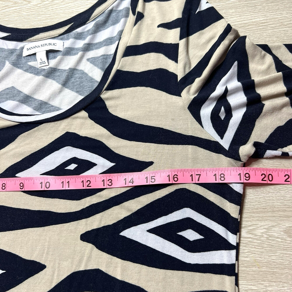Banana Republic - Women's L Top Stretch Short Sleeve Diamond Ikat Print - Picture 13 of 15